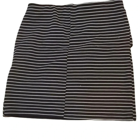 NWT Zara black & white striped mini with diagonal front ruffle Size Small - Picture 2 of 7